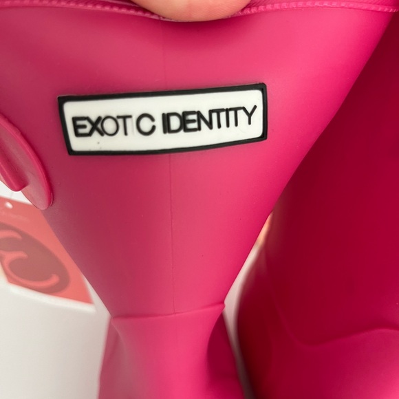 Pink Exotic Identity rain boots , size 6 - Picture 4 of 5